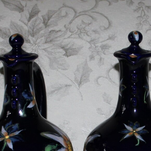 Vintage Pair of Cobalt Floral Jugs: Japanese China Pitcher with Stopper - Picture 6 of 16